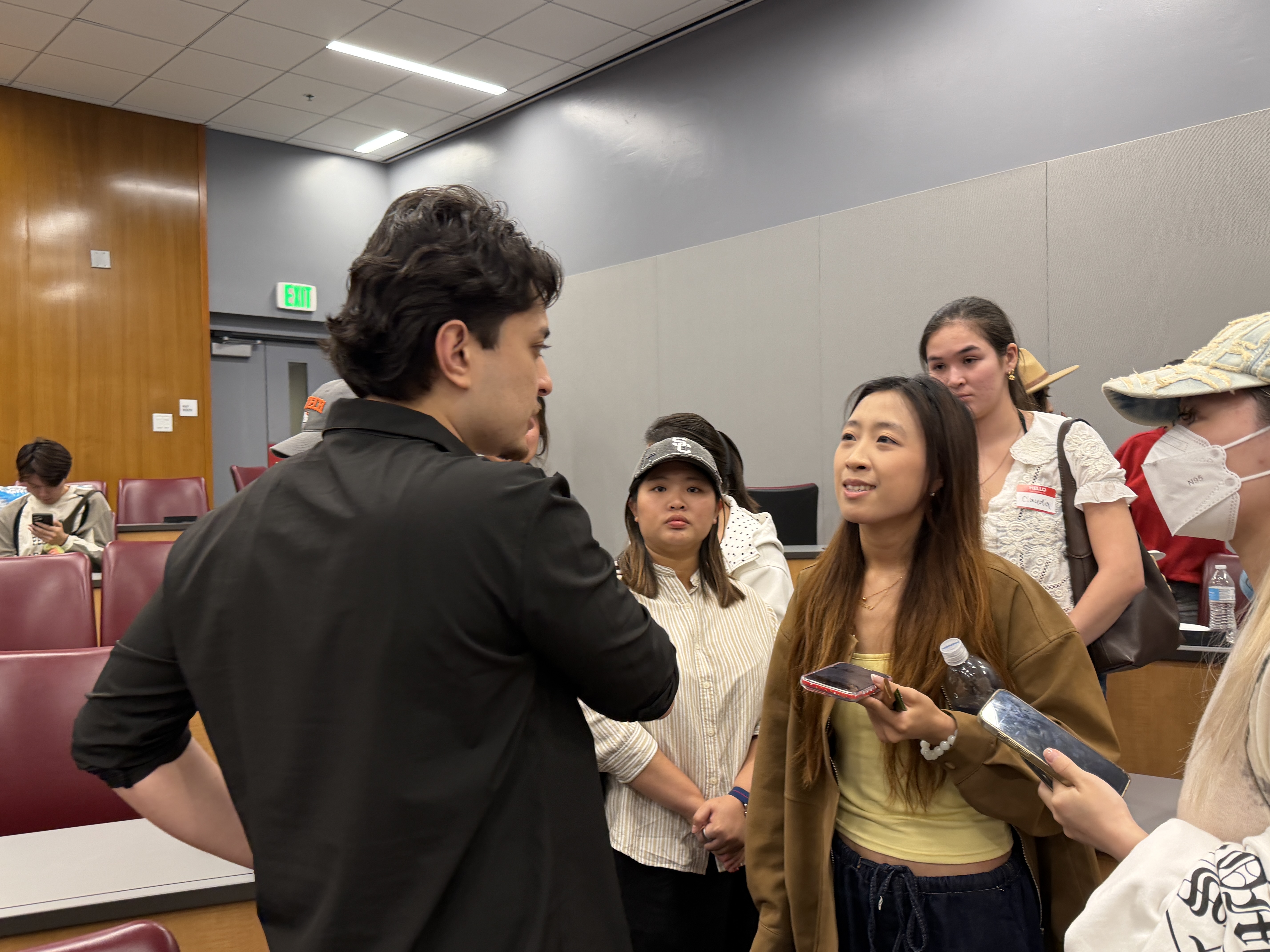 Networking at Rednote event